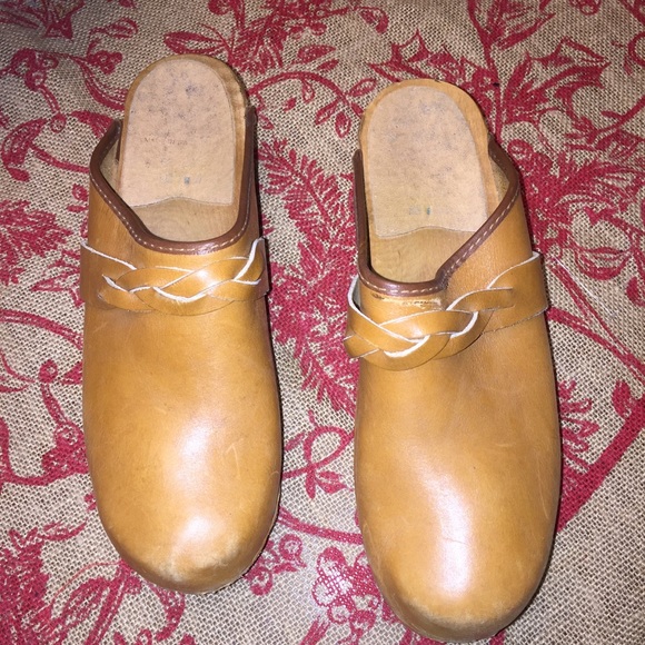 olof daughters clogs